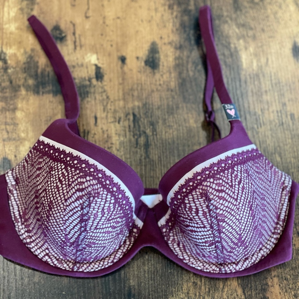 • Body By Victoria Lightly Lined Demi Bra •